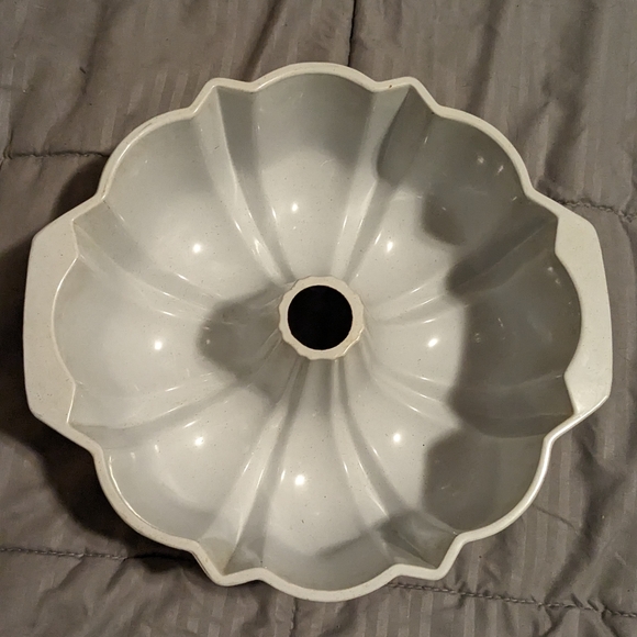 Nordic Ware Other - Nordic Ware Bundt Pan